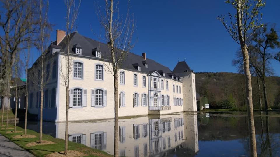 Au Fond Du Jardin Hotel Profondeville Kültér fotó